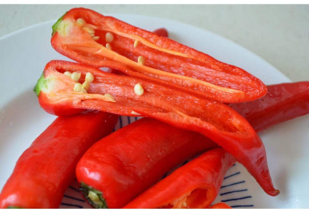 红辣椒新鲜特辣妹子美人椒薄皮大红色尖椒笨小辣椒青椒杭椒螺丝椒【8