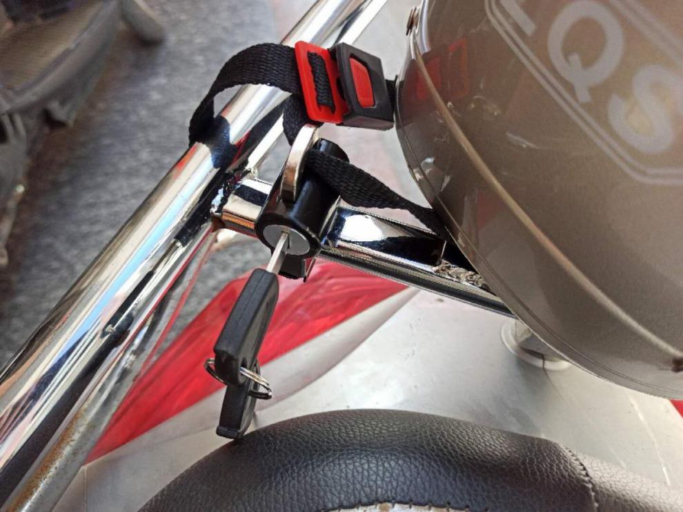 新款头盔锁摩托车安全头盔锁防盗钢丝头帽锁多功能通用固定新款头盔锁