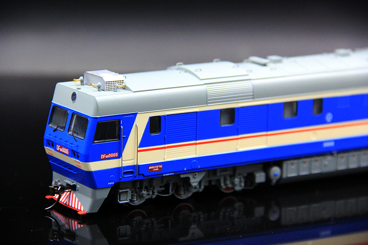 cmr火车的模型 北京百酷 发顺丰 cmr train line 东风8b内燃机车 车头