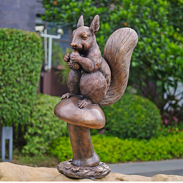 仿真大型松鼠雕塑假的塑料园区景观动物摆件摆设小品模型草坪室外坐