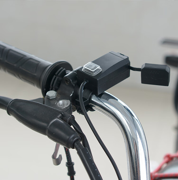 电瓶电动摩托车手机充电器快充12v充手机防水车载usb充电接口改装