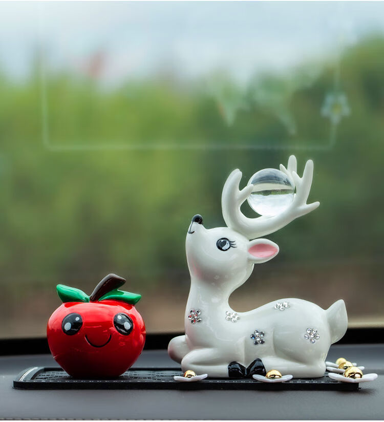网红女神款一路平安鹿汽车摆件中控台车载车内装饰用品大全 梅花鹿白