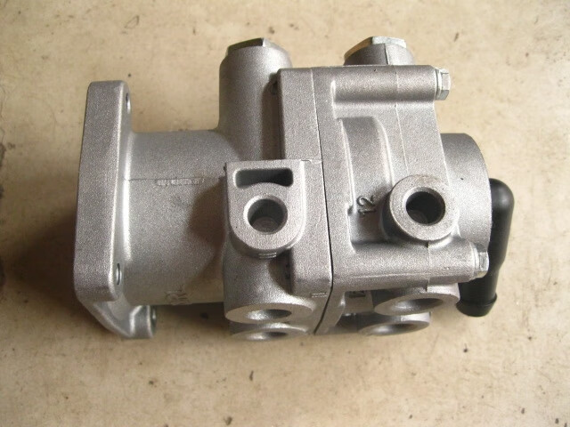 中国重汽豪沃轻卡原厂配件悍将统帅制动总泵刹车泵lg9700360057【图片