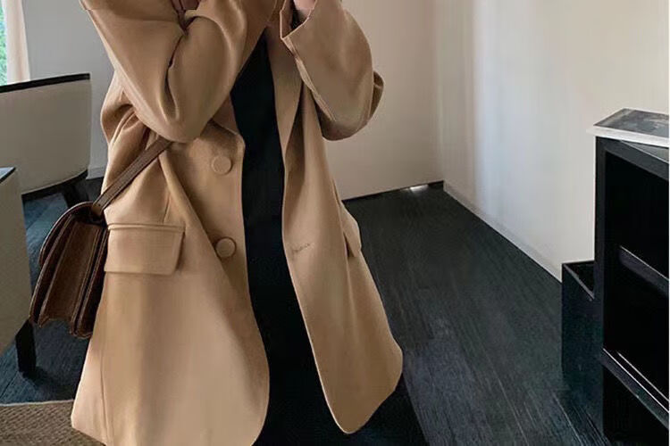 卡其色小西装外套女韩版宽松学院风休闲设计感小众西服女上衣棕色袖口