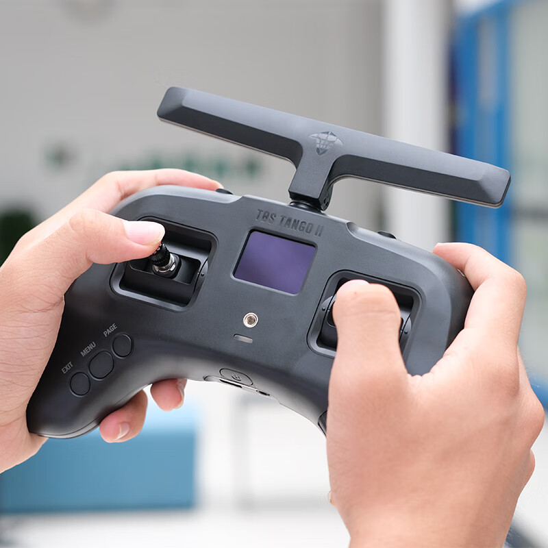 黑羊遥控器tango2protbs穿越机远距离915手柄控v3现货pro版不带接收机