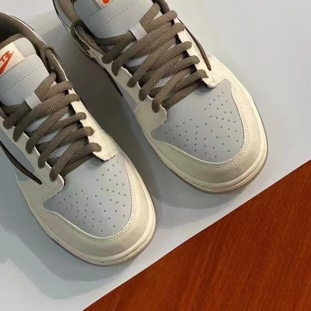 ts dunk联名灰白倒钩aj板鞋男女同款夏季运动休闲鞋聨名同款 灰白