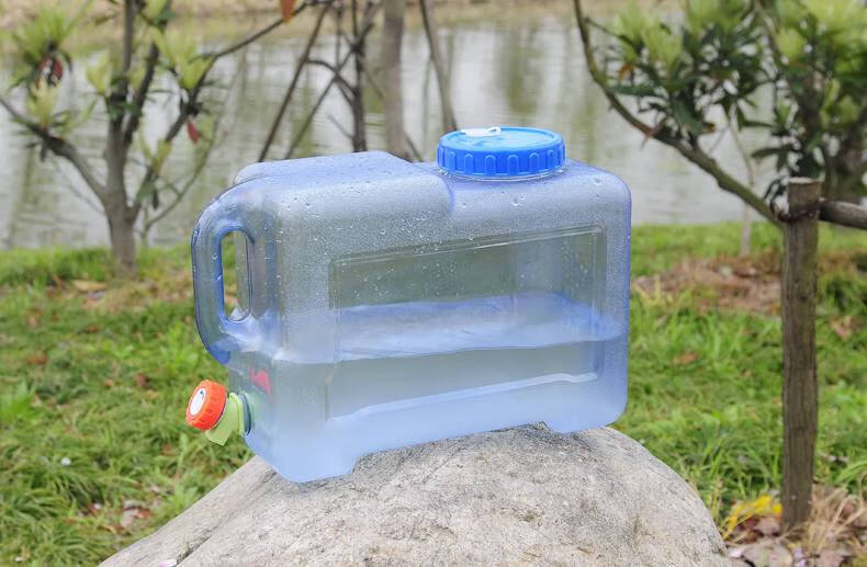 户外方形水桶带水龙头户外方形储水桶带水龙头pc塑料纯净水桶车载家用