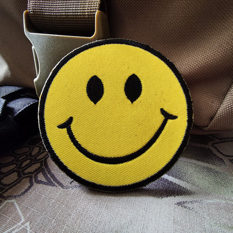 圆形表情魔术贴章刺绣徽章 个性微笑背包贴 卡通可爱臂章袖标 黄色ir