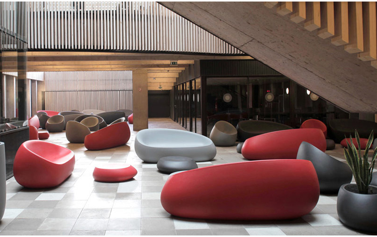 景区鹅卵石沙发玻璃钢凳子躺椅商业街美陈坐凳户外成品座椅软包椅室外