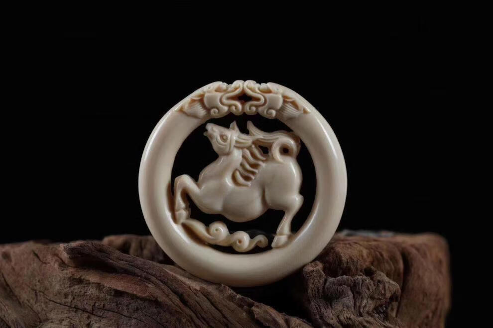 妙聚福猛犸象牙雕十二生肖吊坠镂本命佛牌果冻冰料男女款挂件礼物生肖