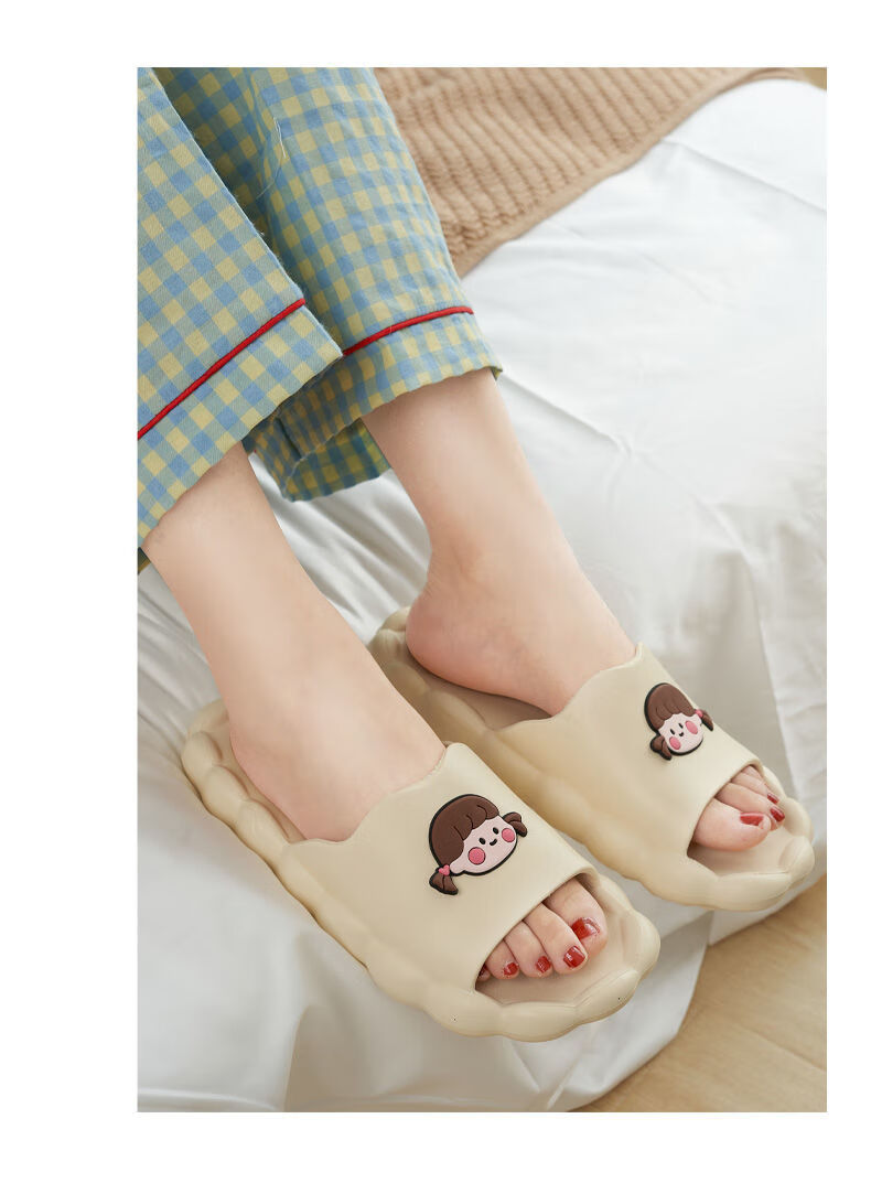女生拖鞋踩屎感可爱家居浴室拖凉鞋夏天外出凉拖厚底防滑外穿 奶白色(