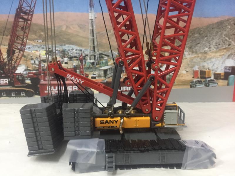 三一重工吊车模型起重机重型超大号1/120三一scc4000履带收藏摆件