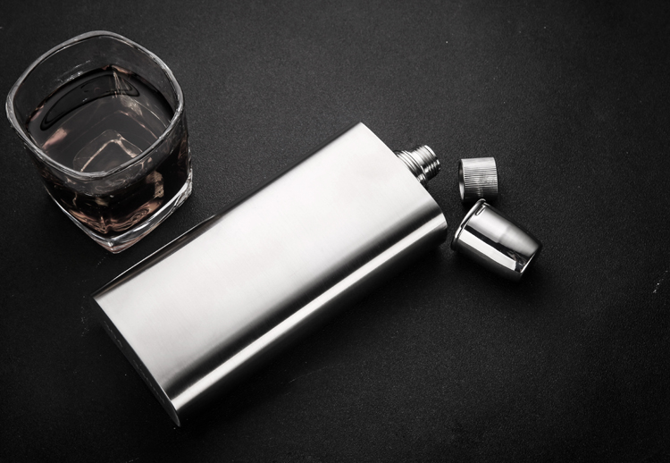 生态家居同款2022新款钛合金酒壶纯钛酒壶户外随身便携加厚钛合金酒壶