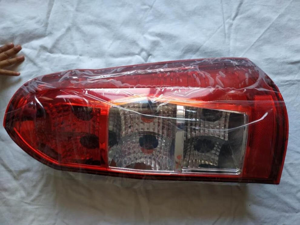 享惠油五菱荣光v后尾灯总成左右后尾灯后组合灯后车灯荣光v原车正驾驶