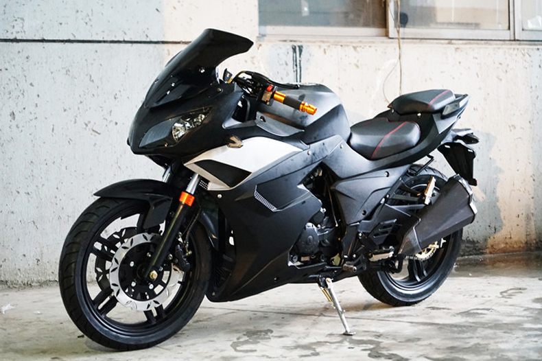 可上牌地平线s款摩托车大跑车公路趴赛越野街车机车燃油宗申250cc白