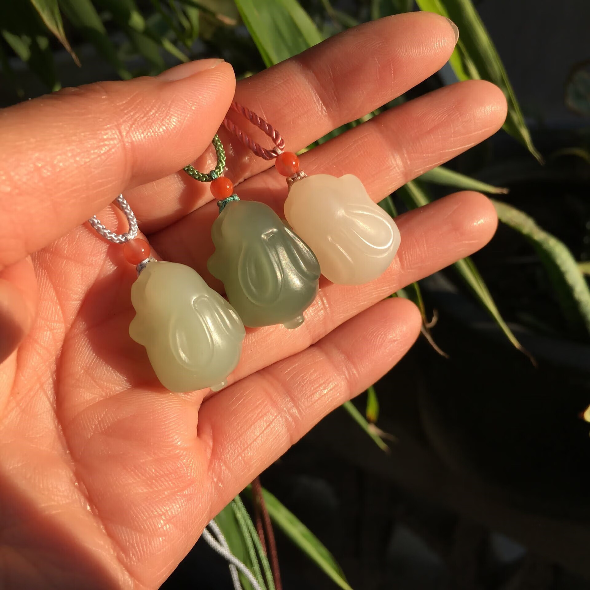 岚诗妮薇中秋礼物送老婆女友和田玉兔子吊坠挂件藕粉玉兔小兔子项坠