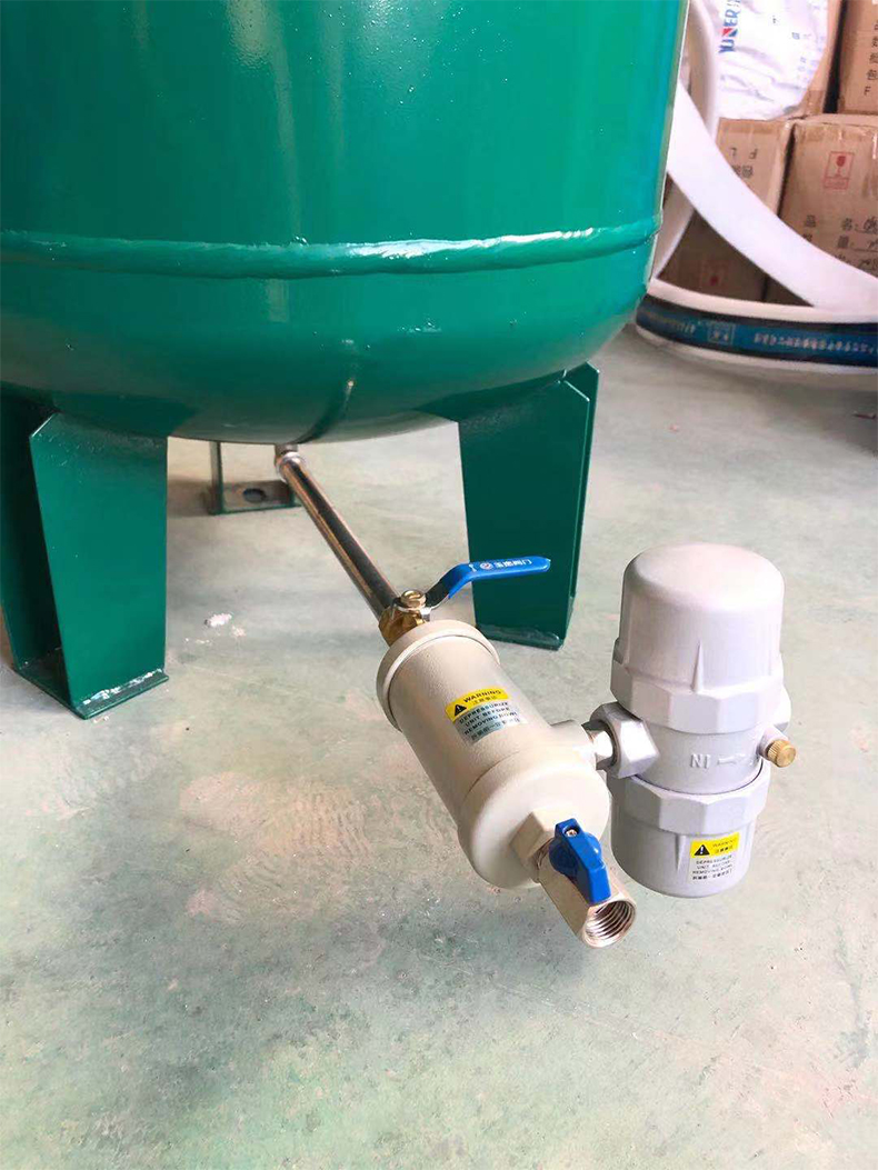 储气罐下面自动排水阀图片