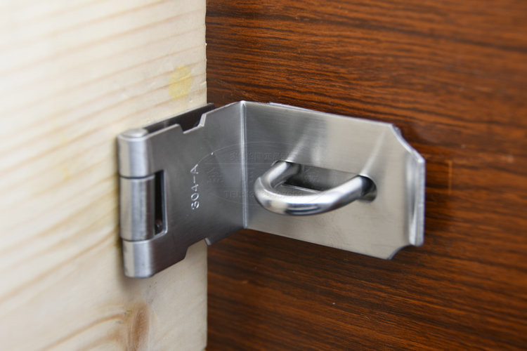 门锁扣搭扣老式门门锁门鼻子挂锁锁扣大门不锈钢卡扣90度门扣d4寸配