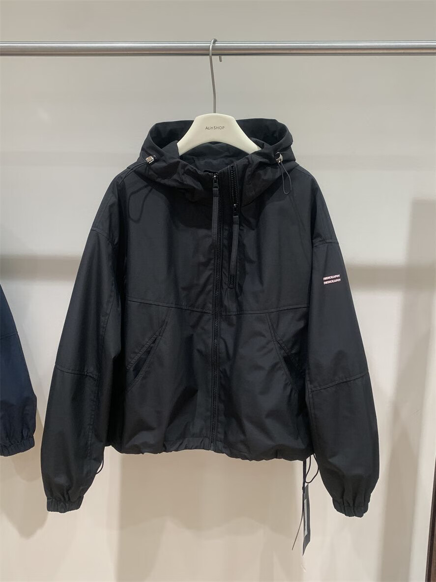 0ab82f898a11e666.jpg' style=