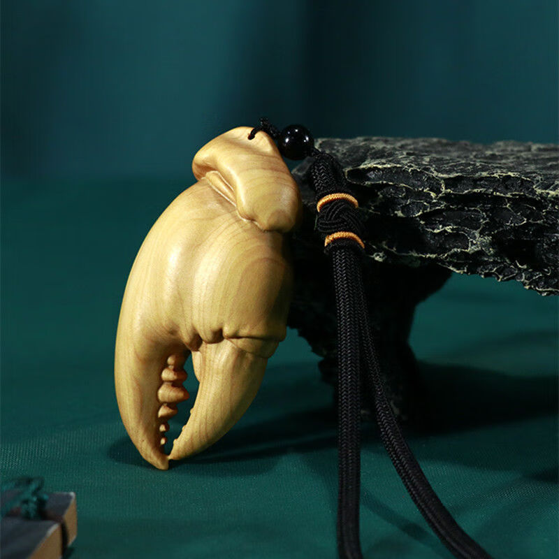 润华年黄杨木雕刻手把件螃蟹钳子挂件手中有钱男随身把玩实木工艺品