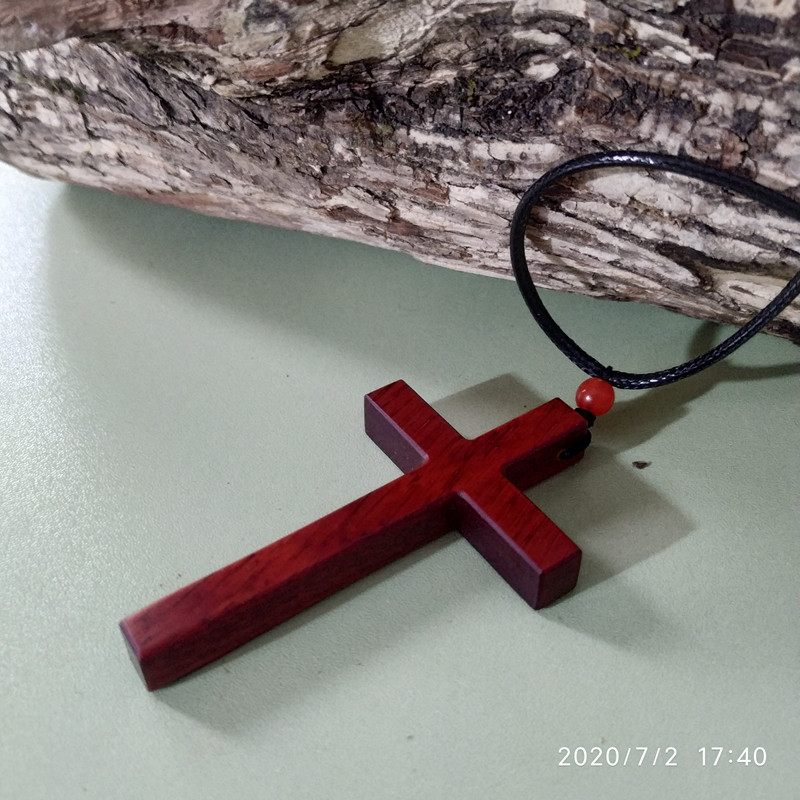 矢向 十字架木制信仰木雕木质十字架男女士檀木黑桃木项链吊坠木制