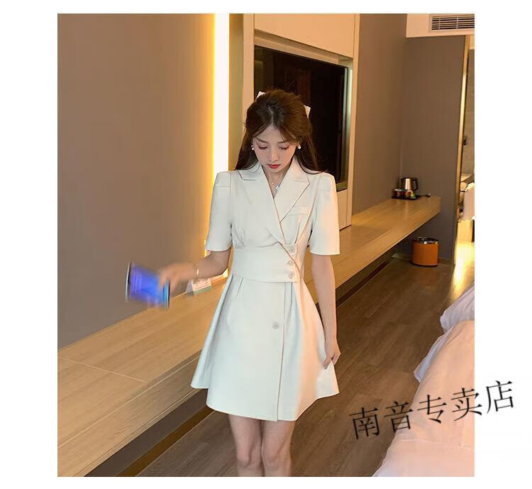 16cb966723fd9de3.jpg' style=
