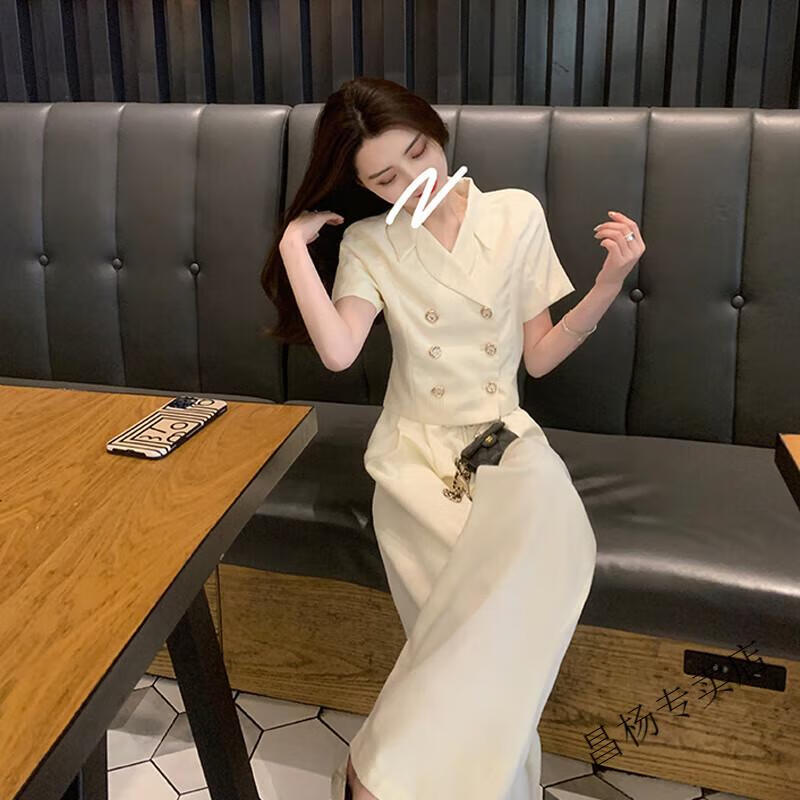 c0833e9e2887d6f2.jpg' style=