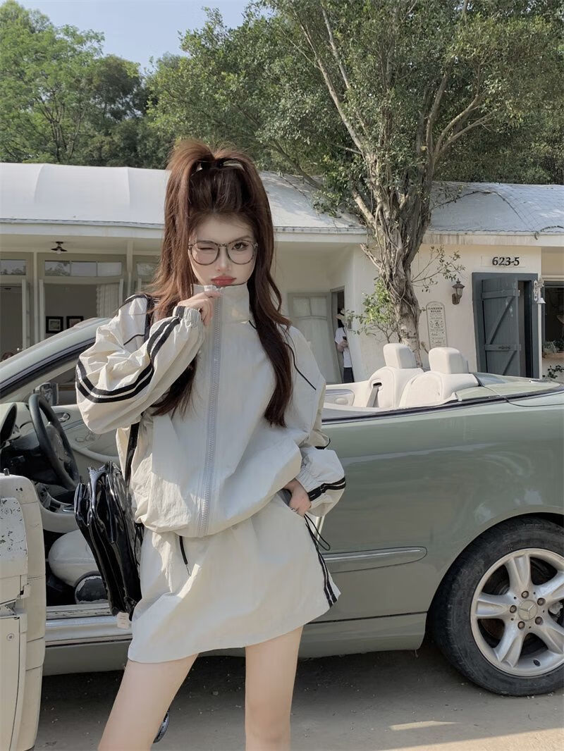 017ce424f9040714.jpg' style=