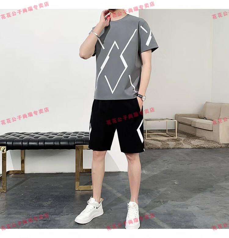 4f371574b9561941.jpg' style=