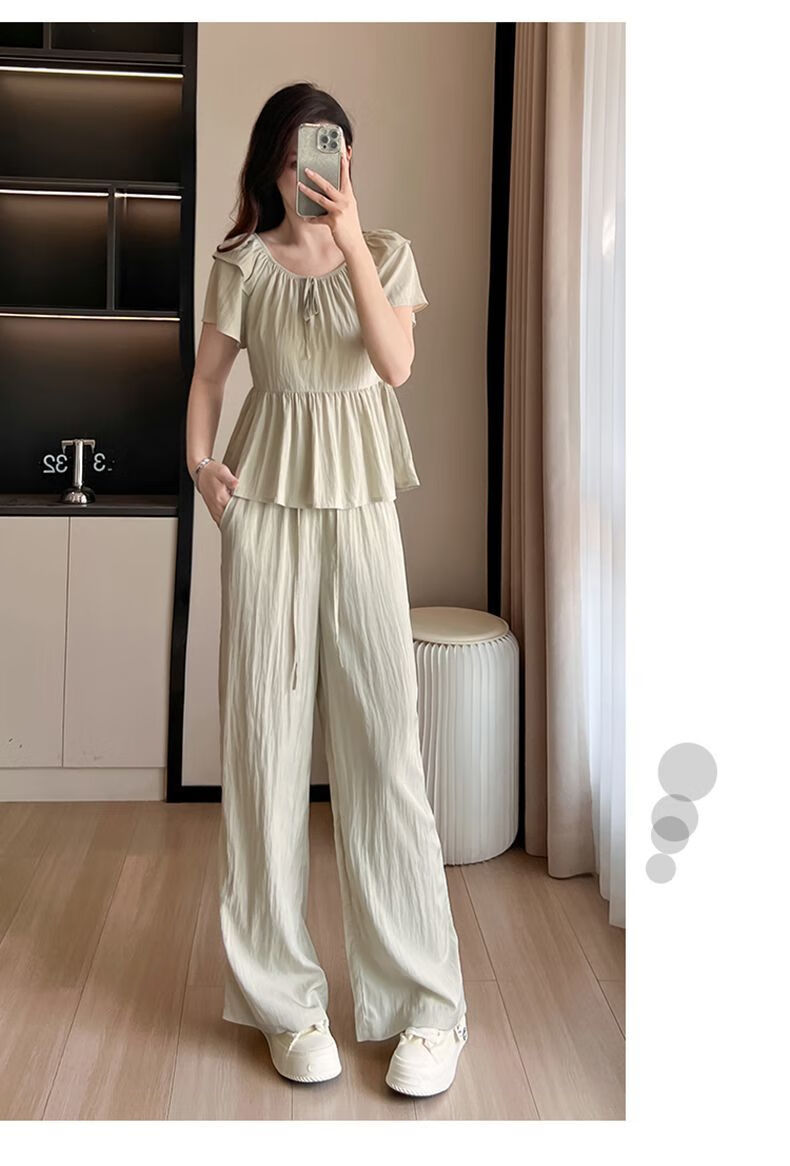 667873121fd419cc.jpg' style=