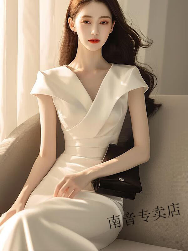 9e3fc5baebfc8ff3.jpg' style=
