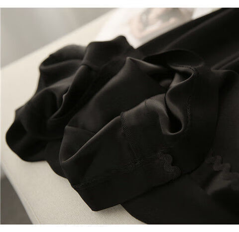 5f7dce8c8c4897f4.jpg' style=