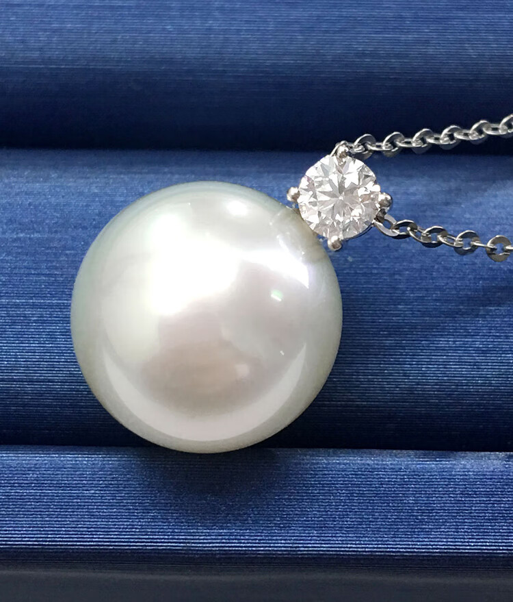 莫氏优雅王妃款南洋大白珠吊坠18k金钻石戴妃款30分大钻石海水珍珠