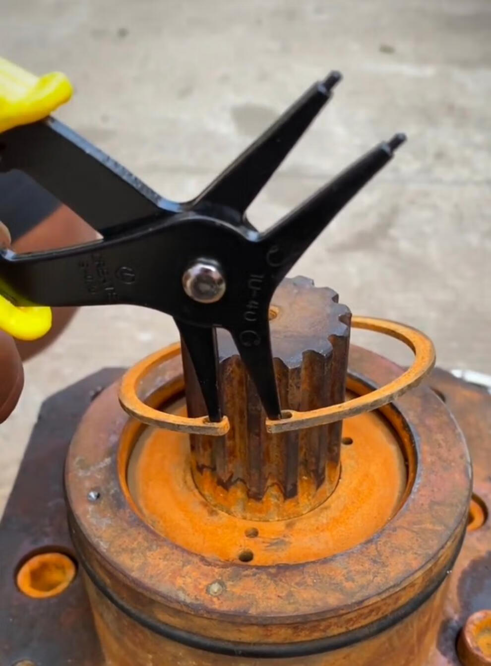 两用内外内卡簧钳子外弹簧钳小挡圈拆卸工具轴用穴用卡黄内弯环钳