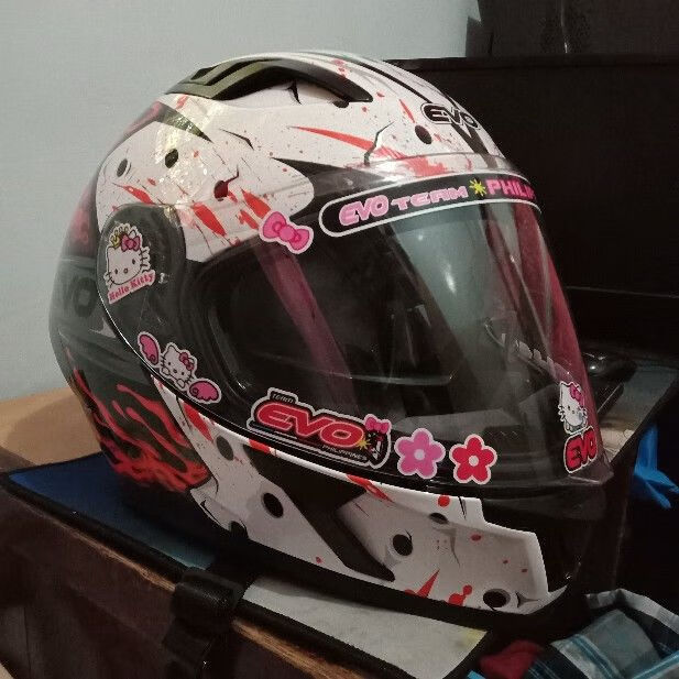 头盔贴纸全盔 摩托车头盔贴纸可爱防水防晒全盔改装镜片贴画反光个性