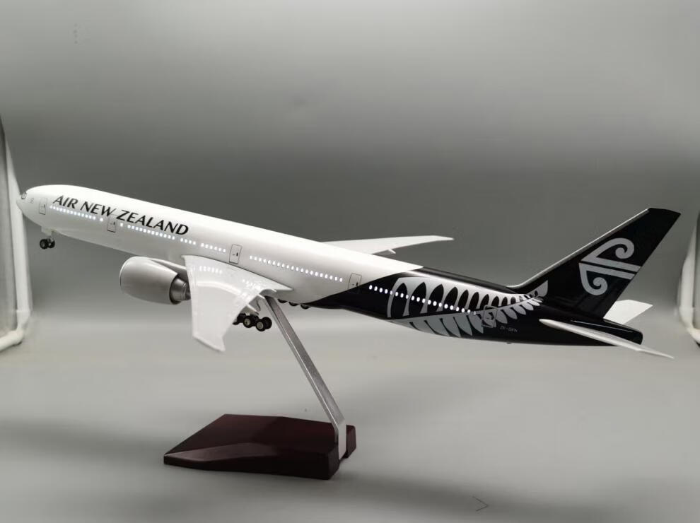 波音777飞机模型中国航空爱国声控灯光起落架轮子礼品摆件 爱国无灯光
