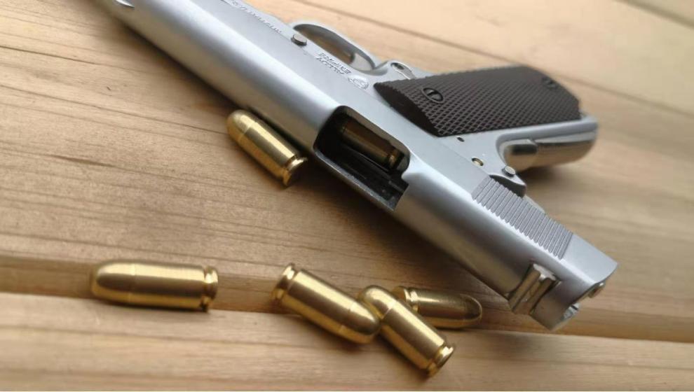 05合金帝国1911不可发射抖音同款 磨砂黑 帝国1911标配6一体弹 6双色