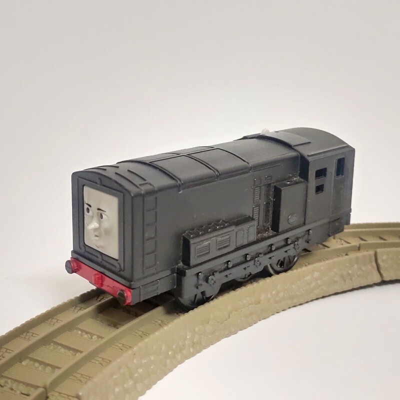 电动托马斯小火车詹姆斯高登爱德华亨利培西多款男孩玩具模型 唐纳德