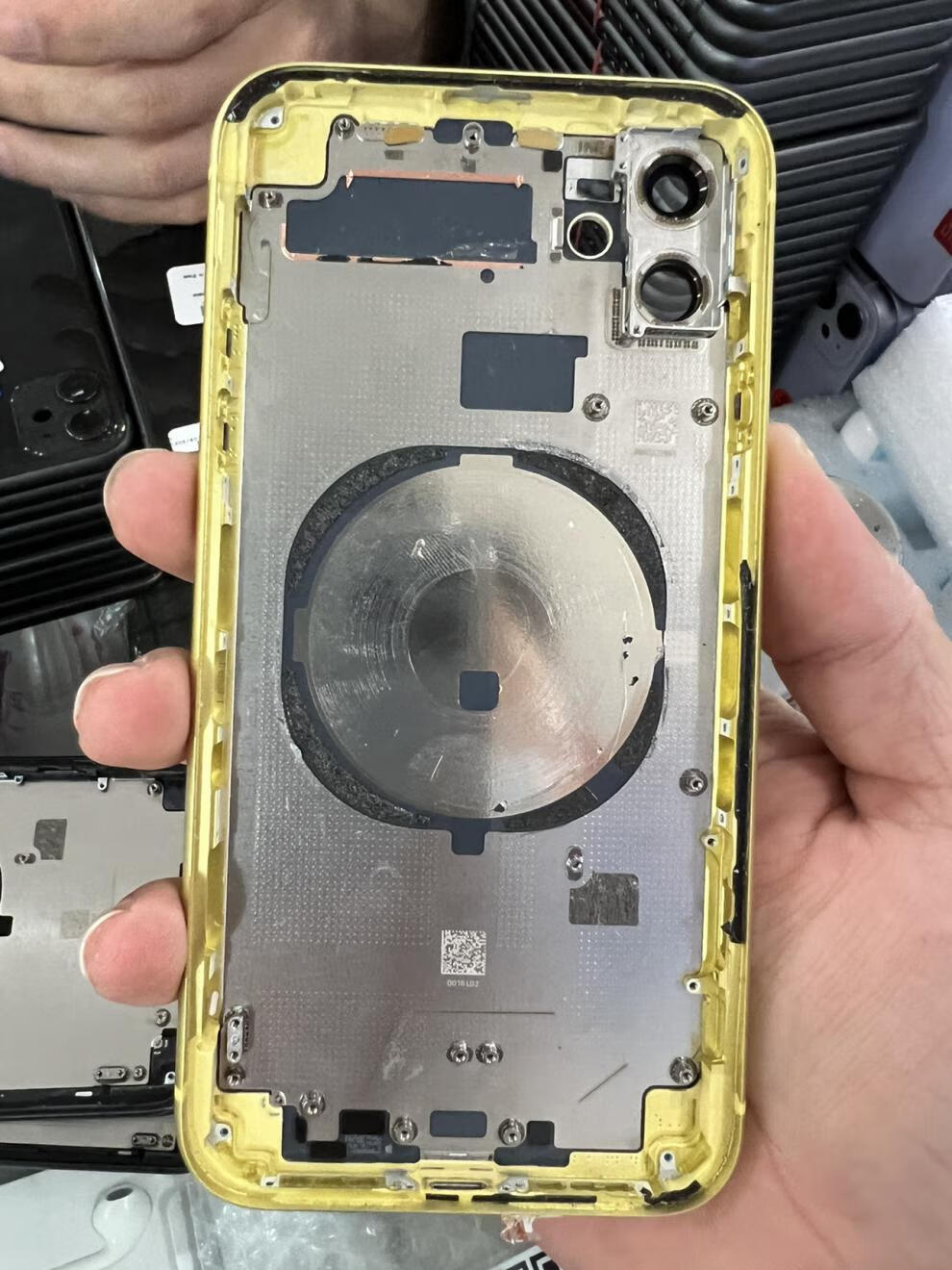 适用原装适用于苹果11后壳iphone11原装拆机后盖11中框底壳外壳总成