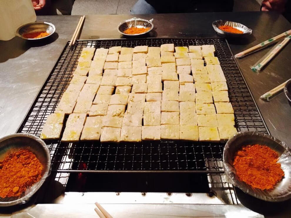 贵州名小吃青岩烤豆腐贵阳烤豆腐送配料100片〔2件〕 片〔2件〕【图片