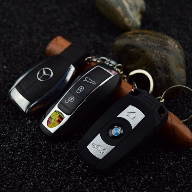 高品质抖音网红自营店创意仿真宾利车钥匙打火机防风充气烟具豪车汽车