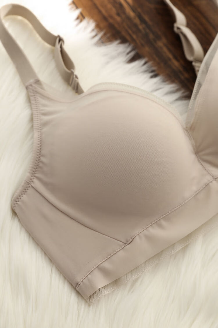 日本仿真丝桑蚕丝文胸小胸聚拢防下垂收副乳无痕内衣女胸罩夏季黑色m