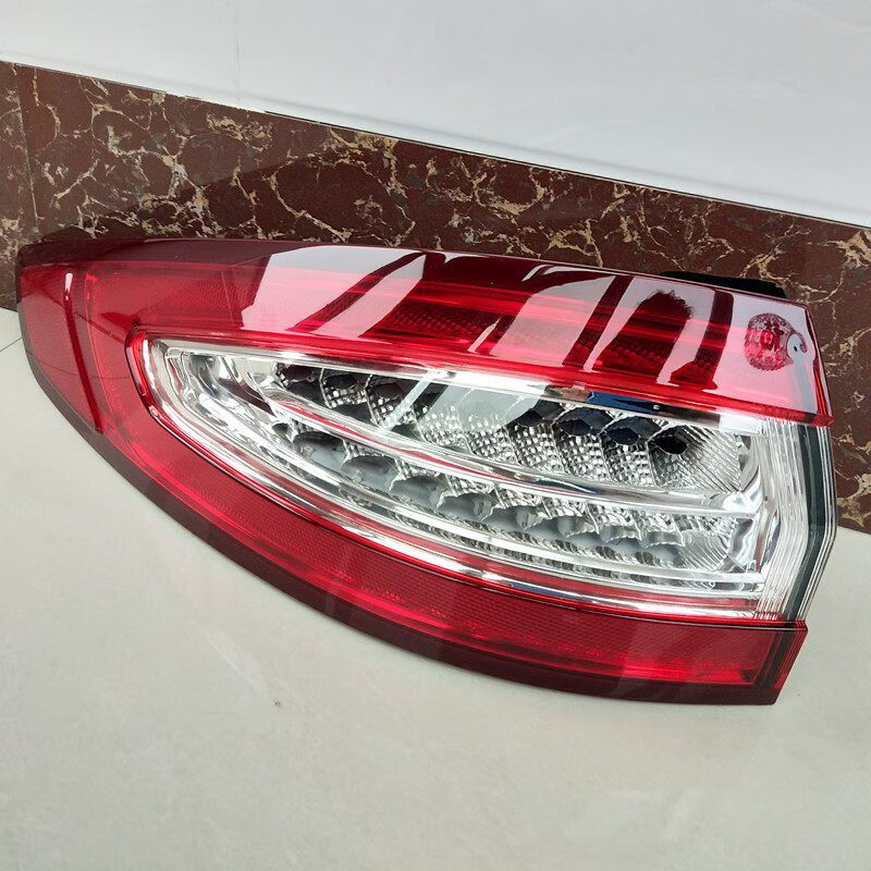 适用于福特蒙迪欧致胜后尾灯13-18款蒙迪欧后刹车灯后灯尾灯总成 副