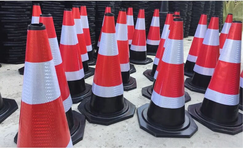路锥70cm反光锥路障锥50cm雪糕筒锥形桶警示柱交通公路安全锥路锥膜