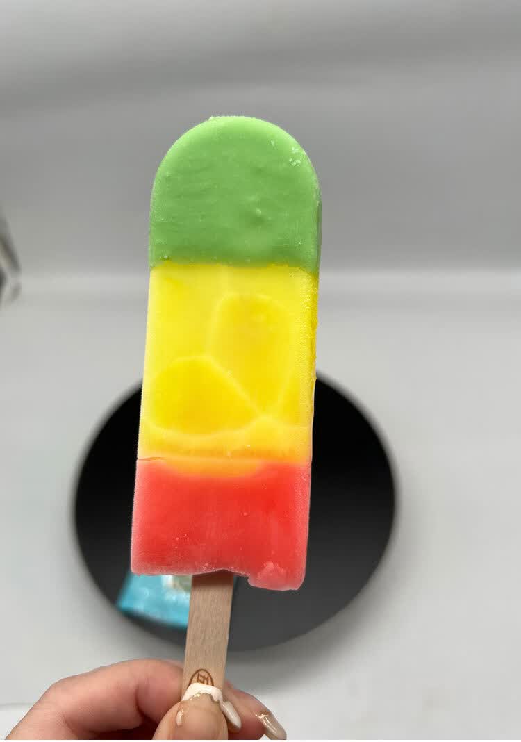 冰淇淋家庭装3支装冷饮冰棒冰棍雪糕整箱批昌隆福记五羊红绿灯30支