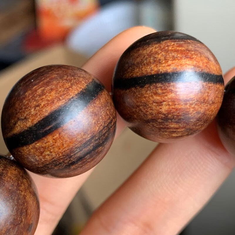 贡木手串印尼贡木满油沉香2.