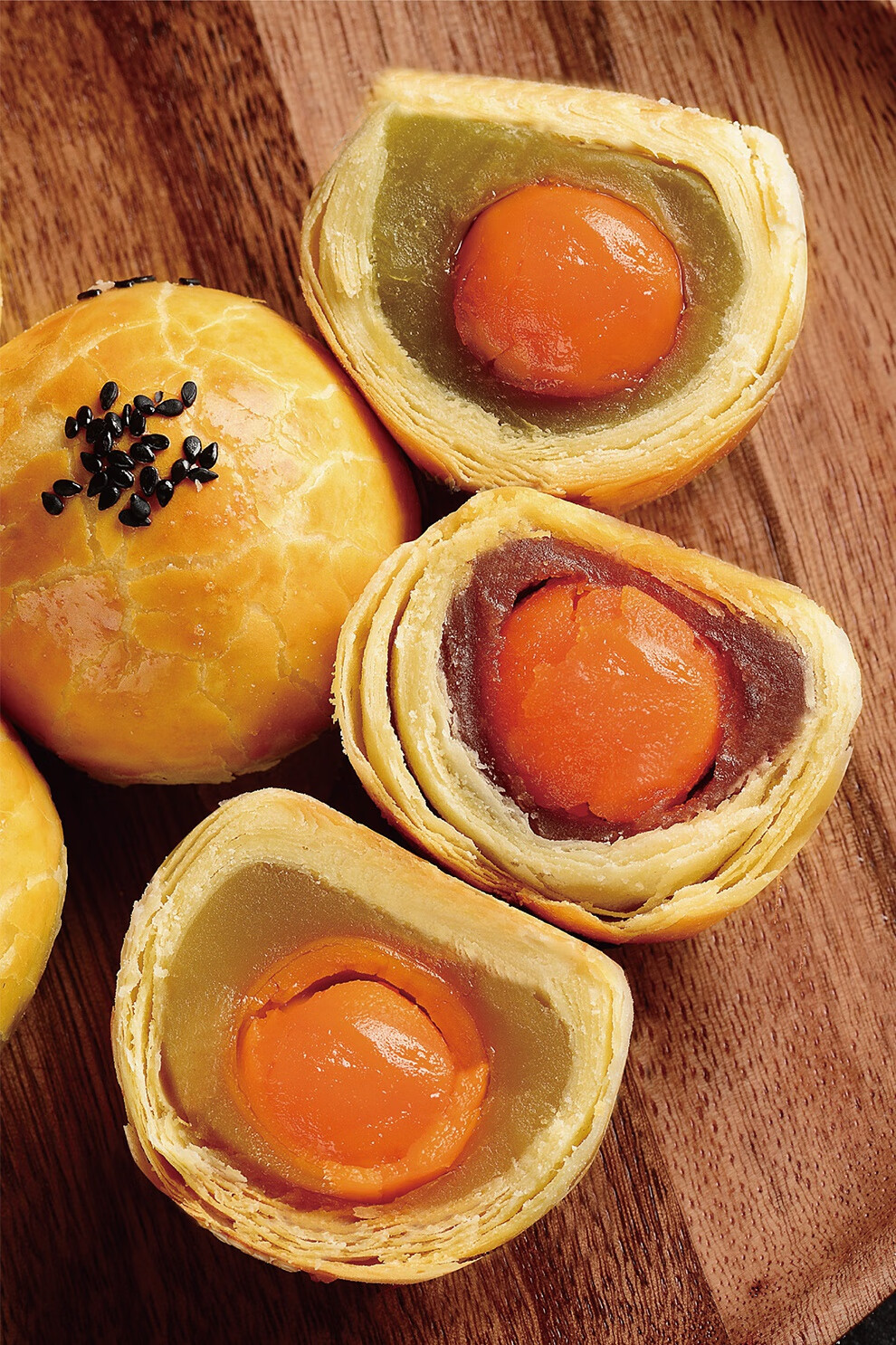 蛋黄酥月饼 12个装 香芋白莲蓉多口味中秋节礼盒 麦轩12只装蛋黄酥