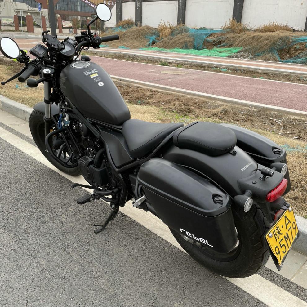 适用本田叛逆者cm300/cm500后边箱 gv300后边箱箱硬箱防水 猪头罩