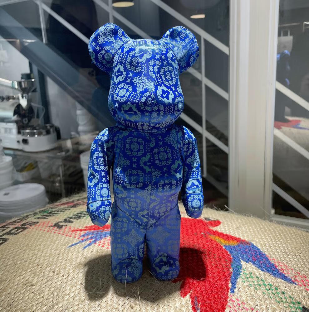 京选盲盒奖品小学生陈冠希同款蓝丝绸暴力熊摆件积木熊潮玩公仔盲盒橦