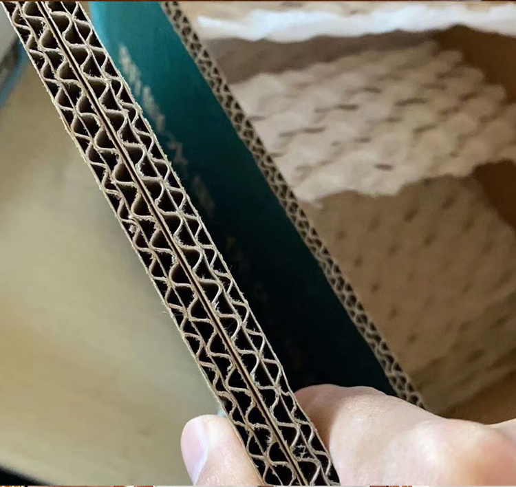 李子纸箱5斤装带透气孔青脆半边红快递运输包装盒子235135150mm3斤装